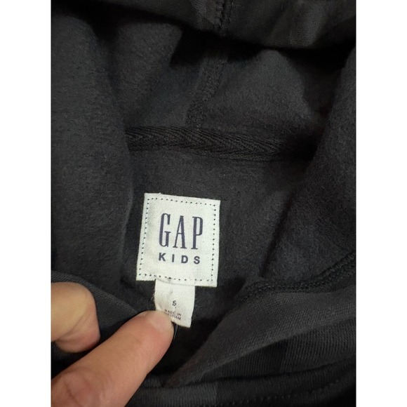 NWOT Gap Kids Boys Graphic Print Hoodie Sweatshirt Gray Black Pullover Casual S - Picture 3 of 7